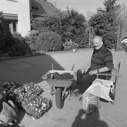 Helmut bei der Pflanzaktion