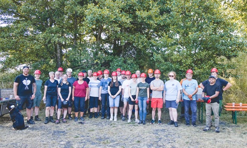 Helfer beim Misso-Camp-Aufbau